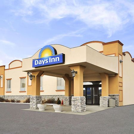 Days Inn By Wyndham Brampton Buitenkant foto