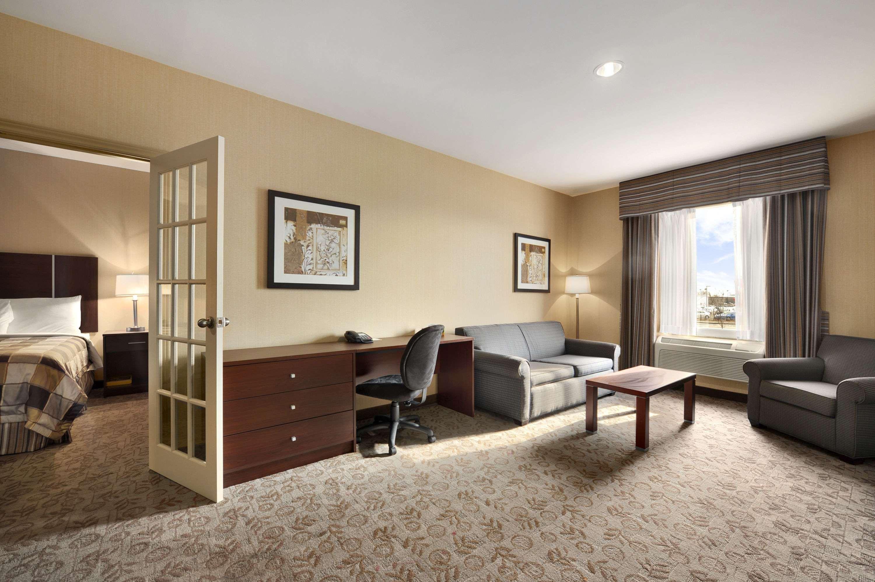 Days Inn By Wyndham Brampton Buitenkant foto