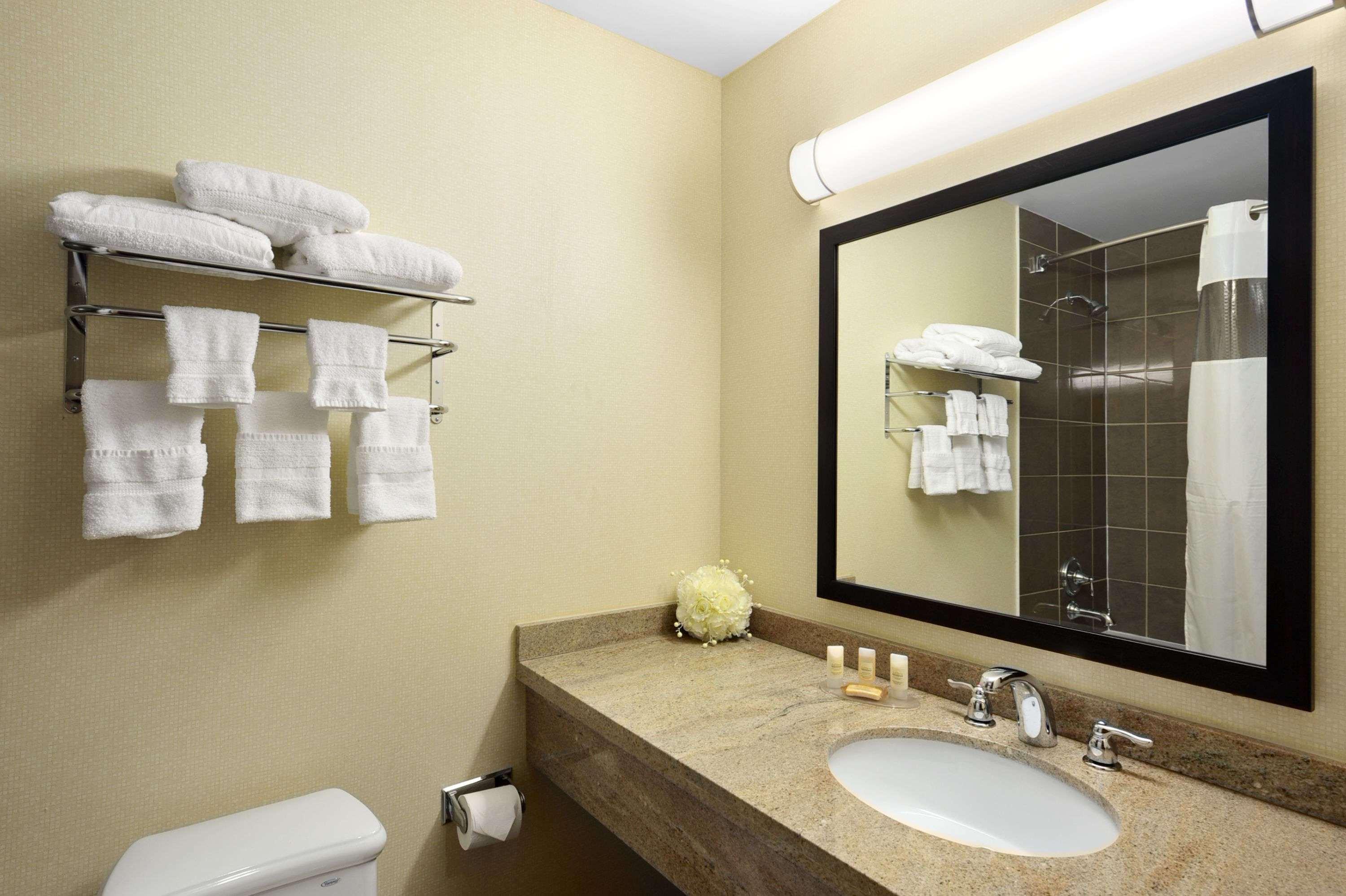 Days Inn By Wyndham Brampton Buitenkant foto